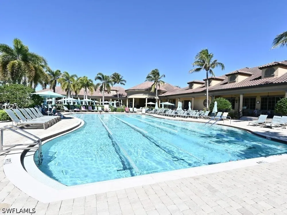 Hawthorne Drive #102 Naples, FL 34113