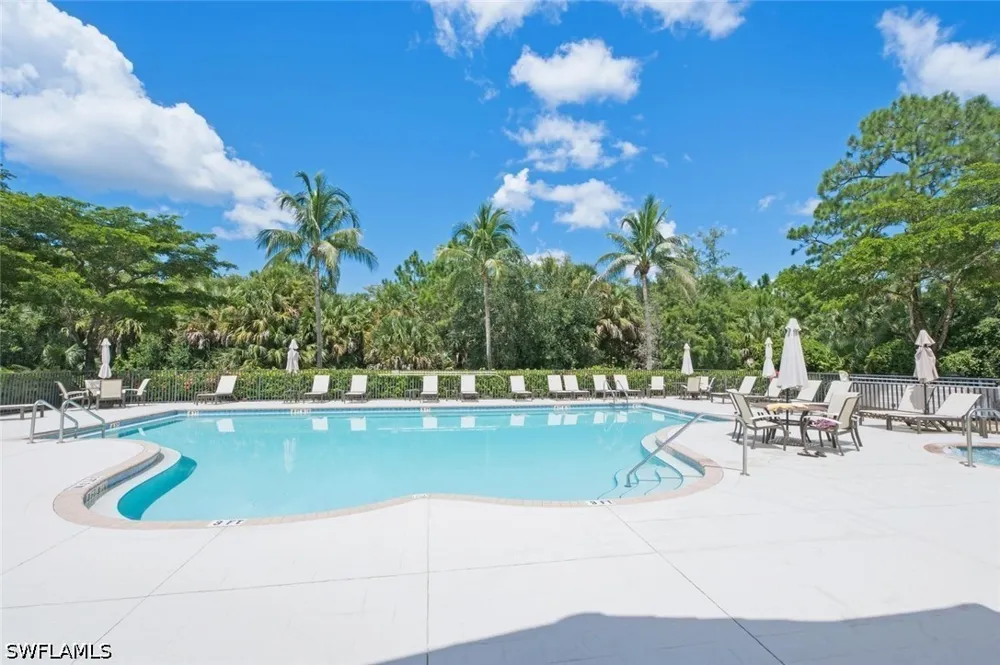 Hawthorne Drive #104 Naples, FL 34113