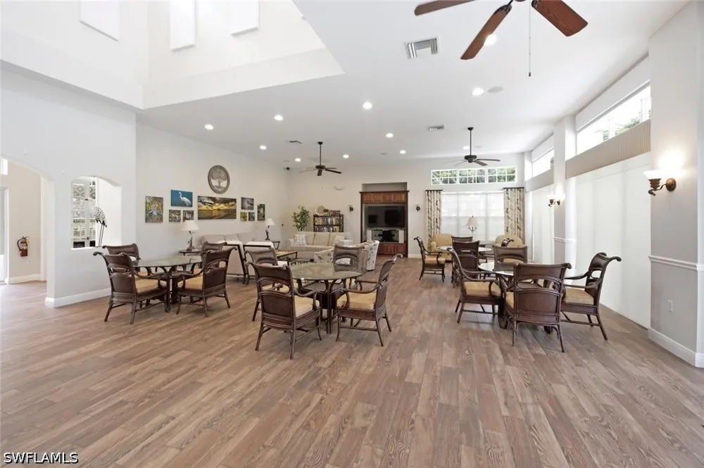 Hawthorne Drive #104 Naples, FL 34113