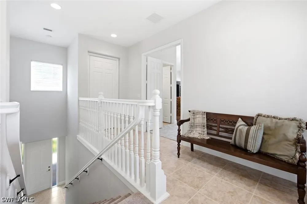 Hawthorne Drive #104 Naples, FL 34113