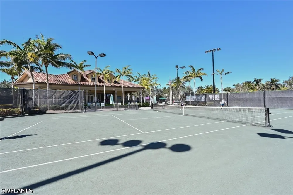 Hawthorne Drive #104 Naples, FL 34113