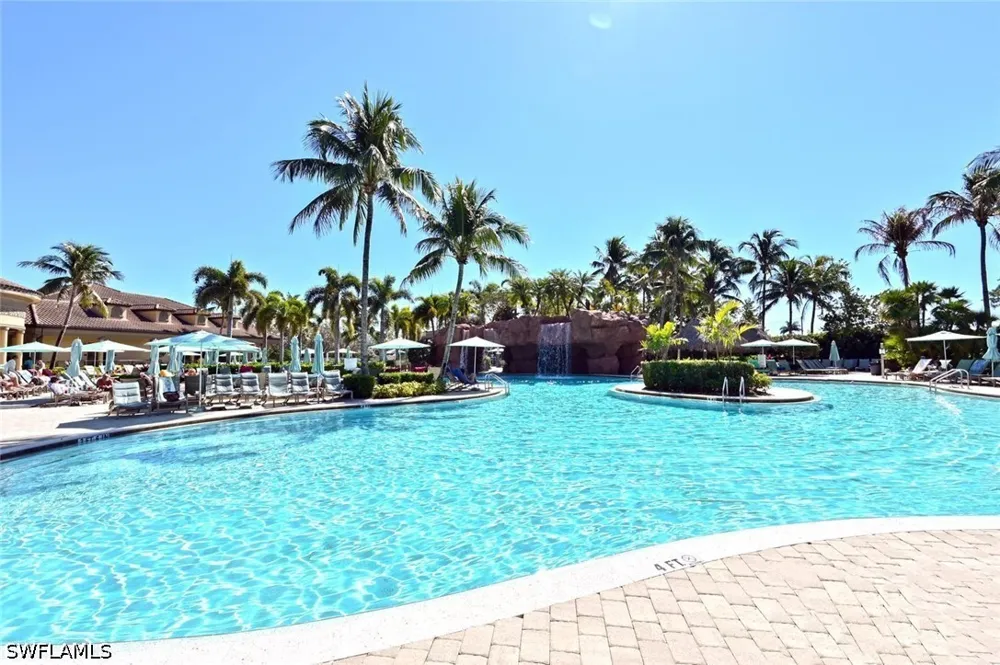 Hawthorne Drive #104 Naples, FL 34113