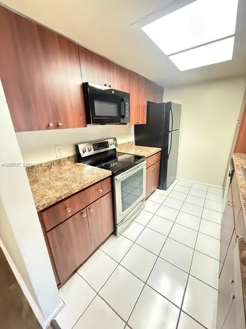 8345 Coral Lake Mnr #8345 Coral Springs, FL 33065