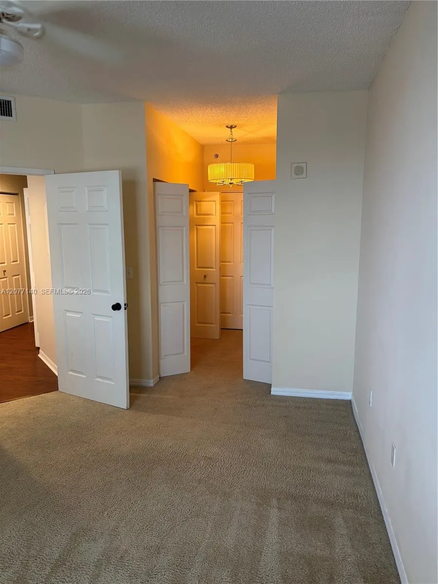 616 Clearwater Park Rd #301 West Palm Beach, FL 33401