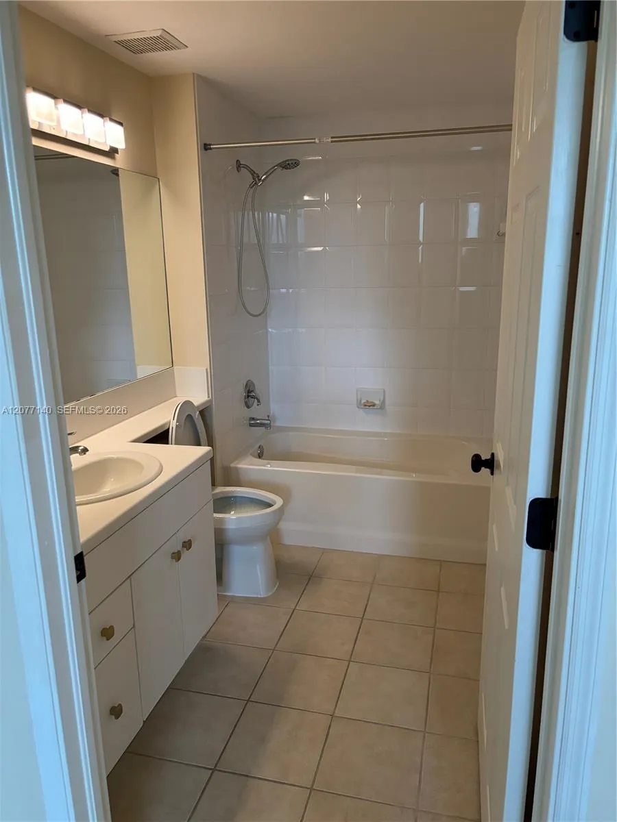 616 Clearwater Park Rd #301 West Palm Beach, FL 33401