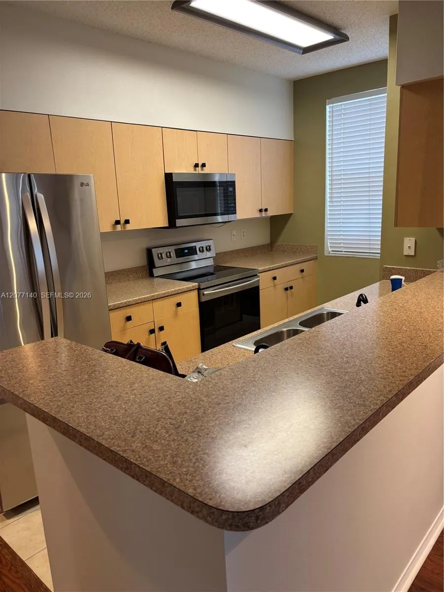 616 Clearwater Park Rd #301 West Palm Beach, FL 33401