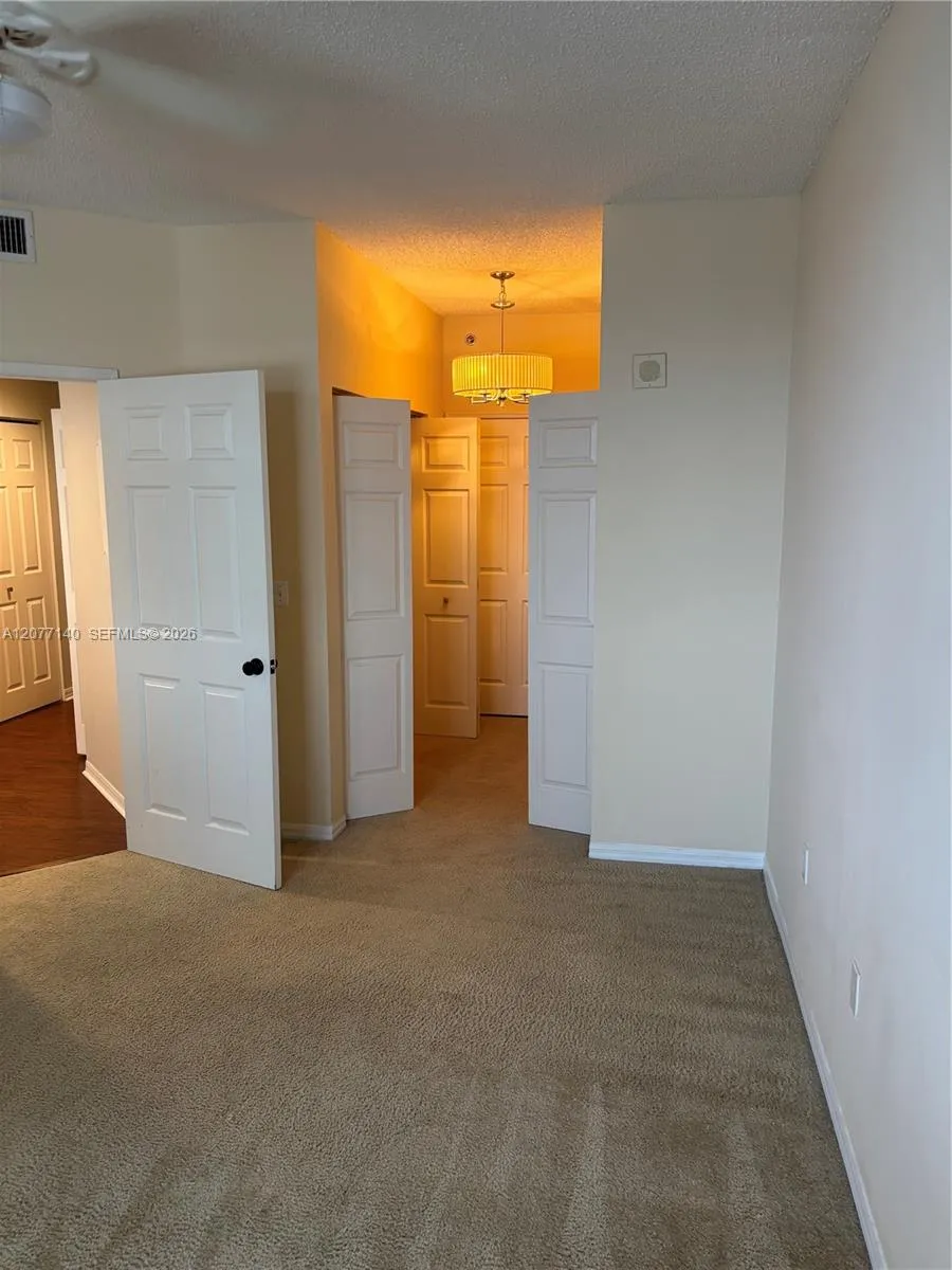 616 Clearwater Park Rd #301 West Palm Beach, FL 33401
