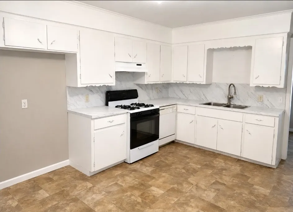 1810 S 155th West Avenue S Sand Springs, OK 74063