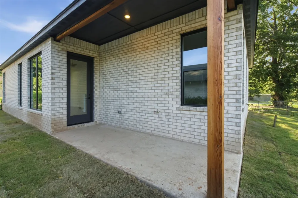 346 E Zion Place Tulsa, OK 74106