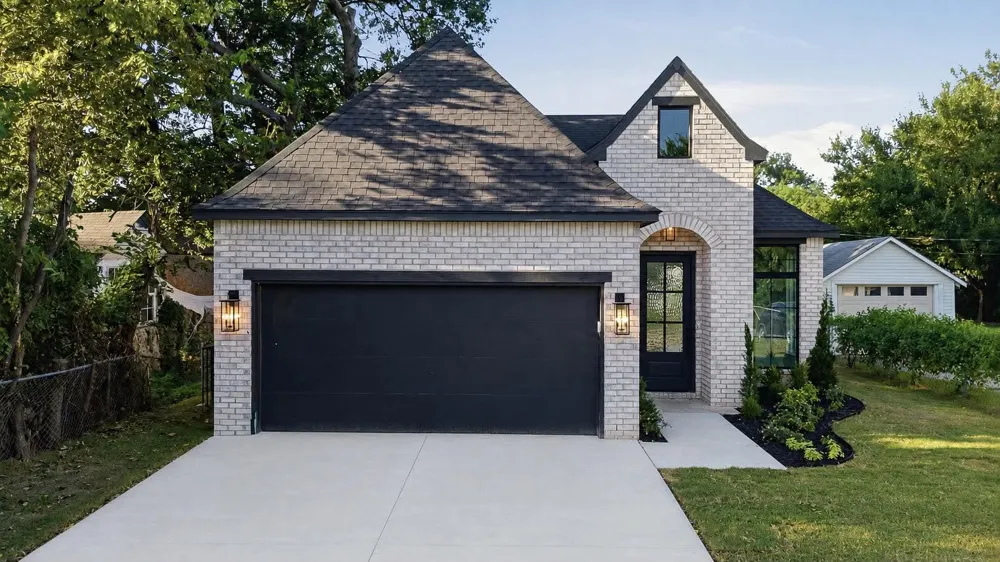 346 E Zion Place Tulsa, OK 74106
