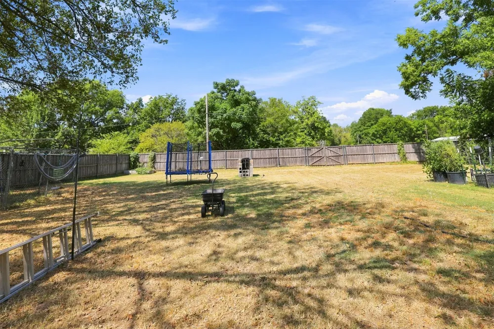 201 Smith Colbert, OK 74733