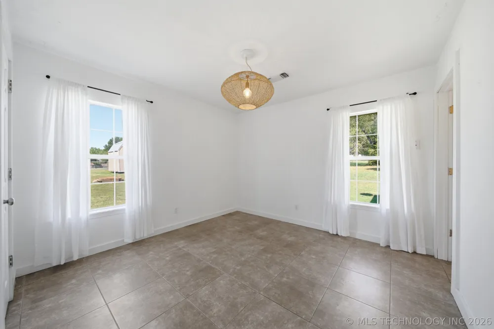 608 Pine Street Henryetta, OK 74437