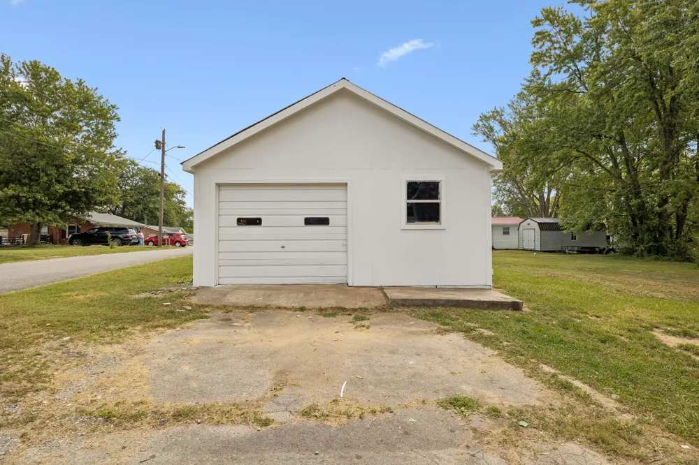 306 Smith Rd Smithville, TN 37166