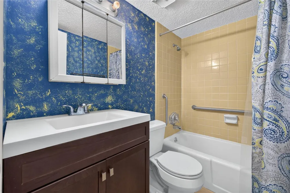 3585 41ST TERRACE S #225 St Petersburg, FL 33711