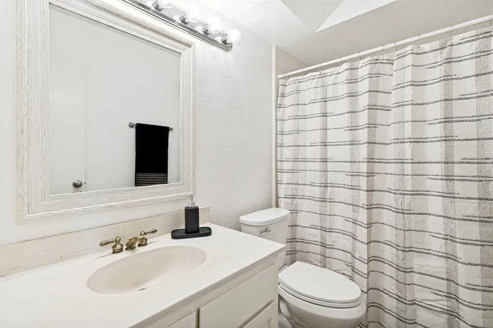 2004 Town Place Garland, TX 75041