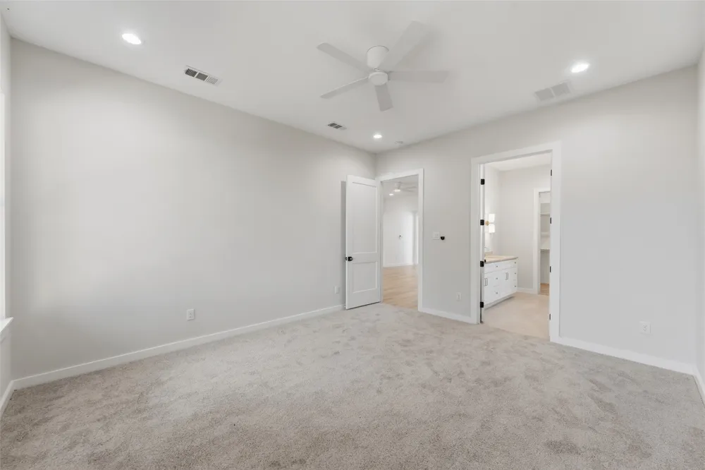 1633 E Tucker Street Fort Worth, TX 76104