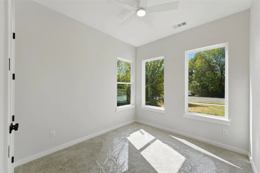 1633 E Tucker Street Fort Worth, TX 76104