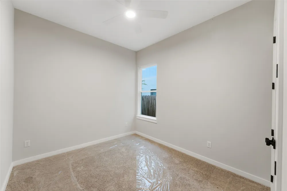 1633 E Tucker Street Fort Worth, TX 76104