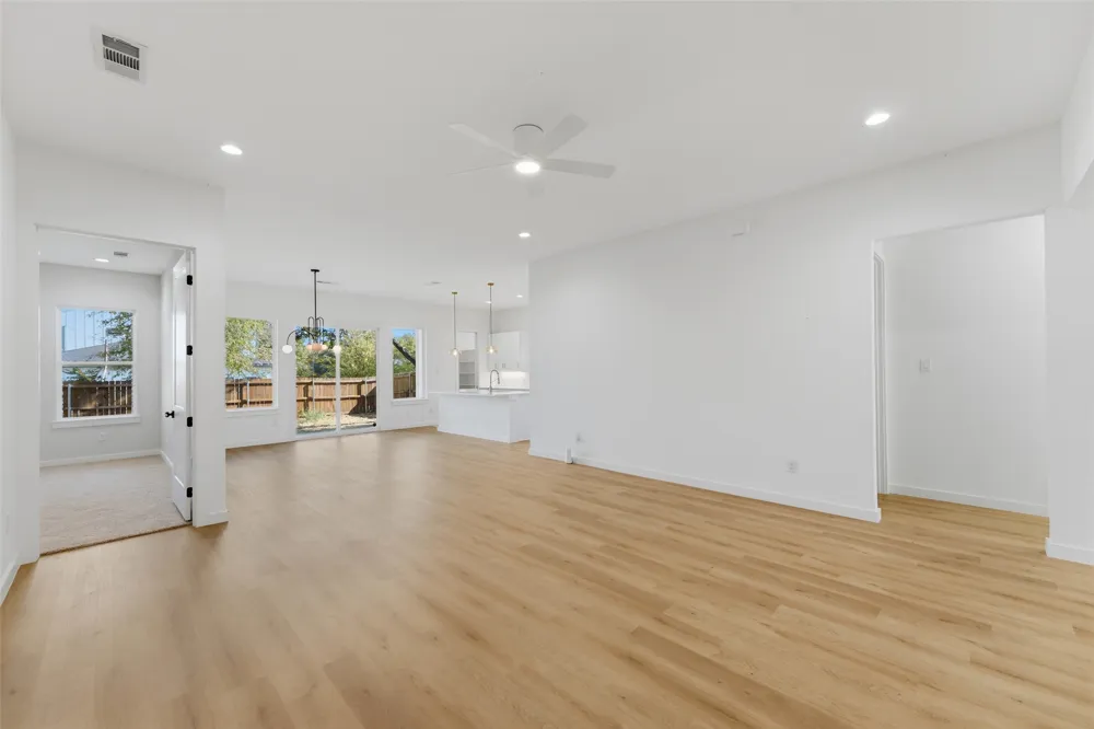 1633 E Tucker Street Fort Worth, TX 76104