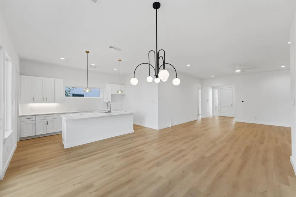 1633 E Tucker Street Fort Worth, TX 76104