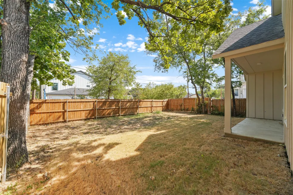1633 E Tucker Street Fort Worth, TX 76104