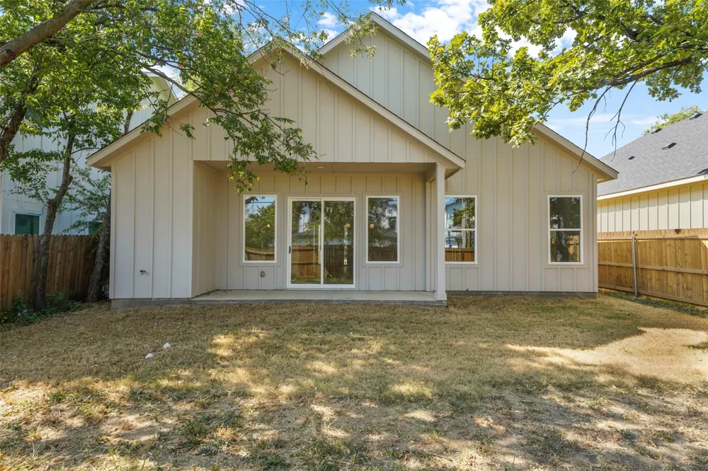 1633 E Tucker Street Fort Worth, TX 76104