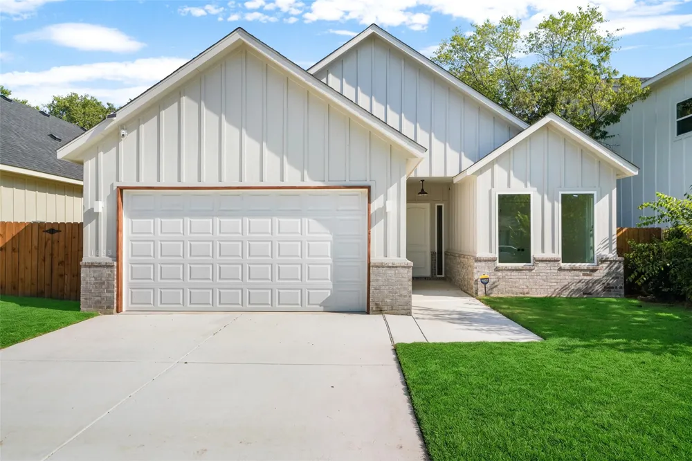 1633 E Tucker Street Fort Worth, TX 76104