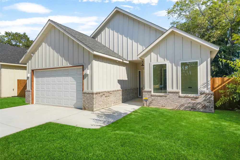 1633 E Tucker Street Fort Worth, TX 76104