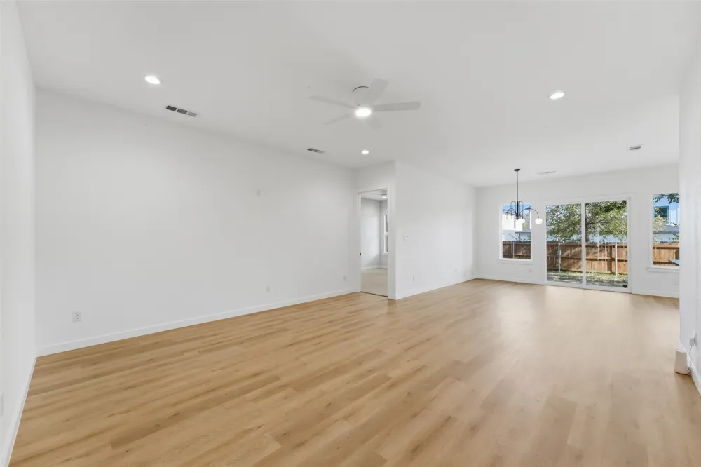 1633 E Tucker Street Fort Worth, TX 76104
