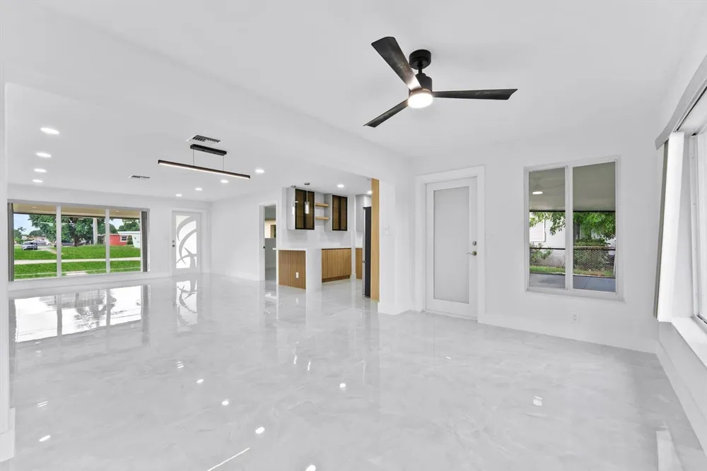 256 GREENBRIER DRIVE Palm Springs, FL 33461