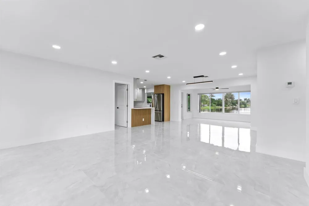 256 GREENBRIER DRIVE Palm Springs, FL 33461