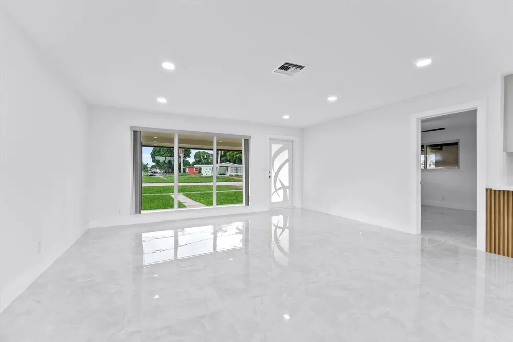 256 GREENBRIER DRIVE Palm Springs, FL 33461