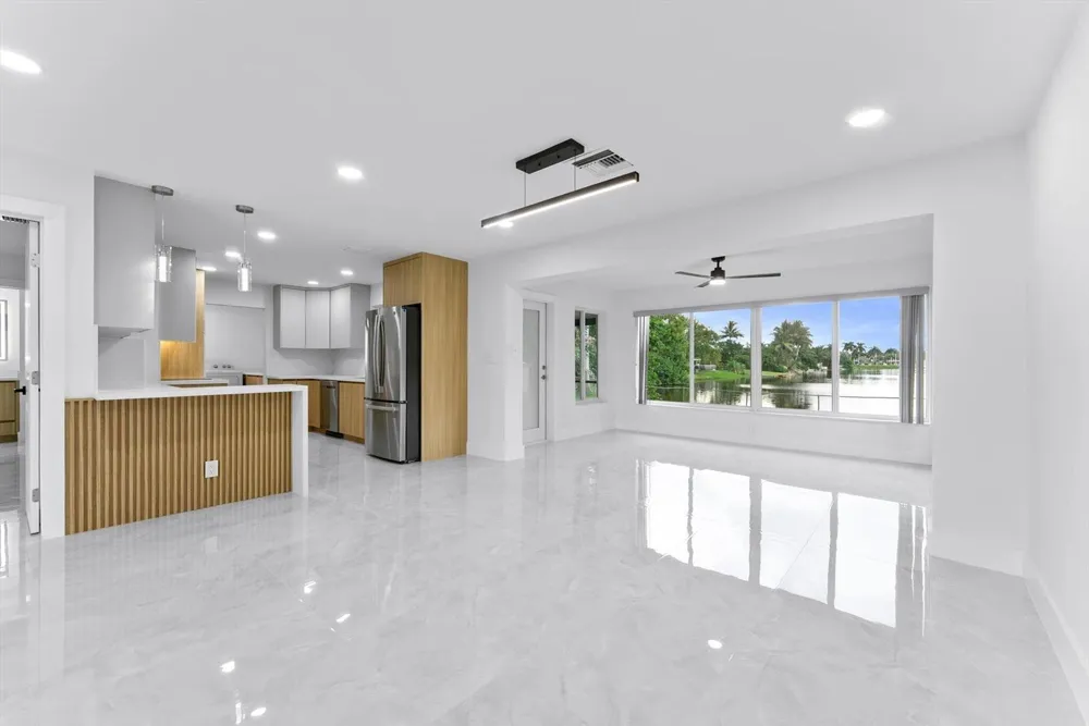 256 GREENBRIER DRIVE Palm Springs, FL 33461