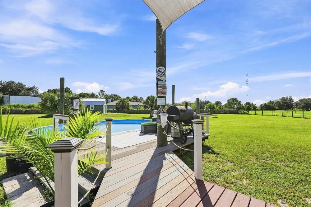 4944 NE 115th Place Okeechobee, FL 34972
