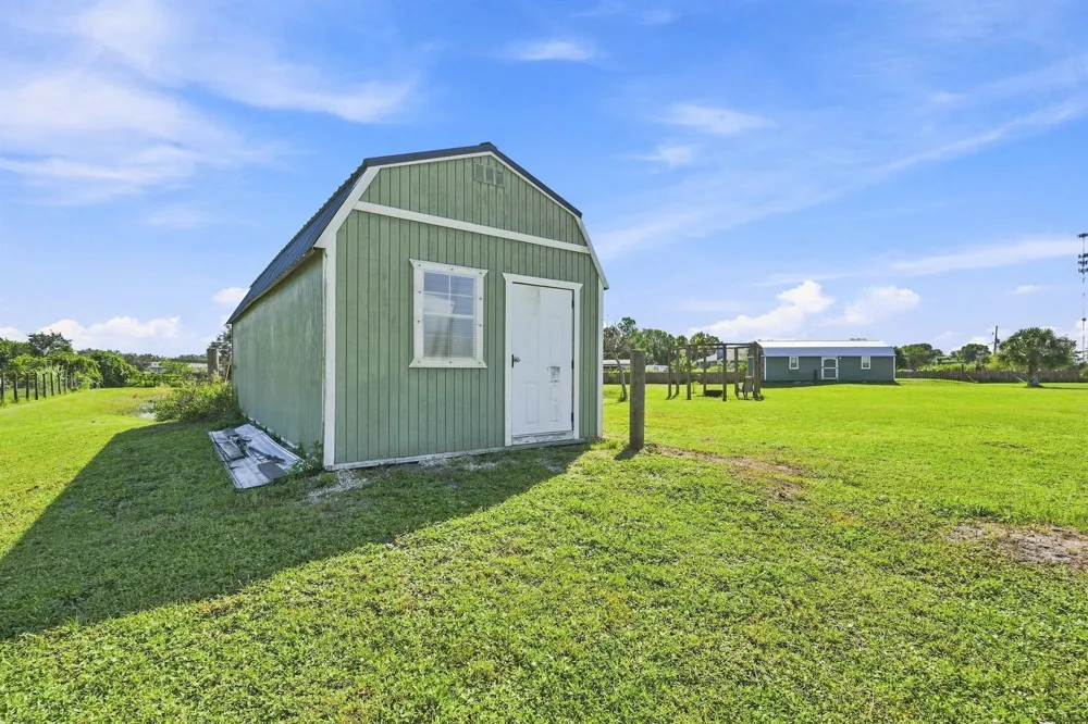 4944 NE 115th Place Okeechobee, FL 34972