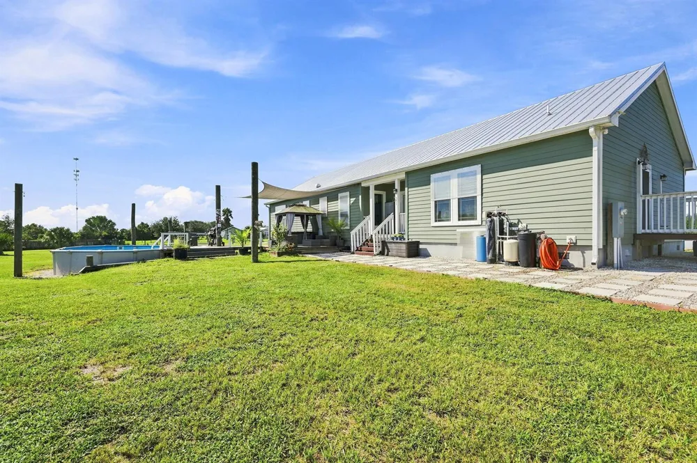 4944 NE 115th Place Okeechobee, FL 34972