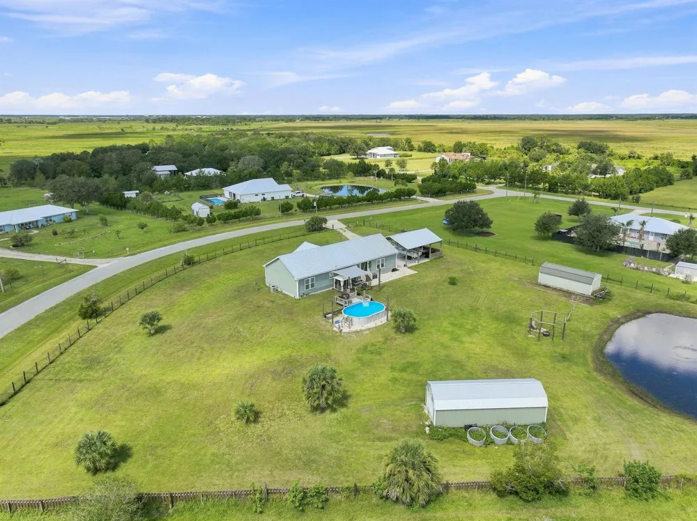 4944 NE 115th Place Okeechobee, FL 34972