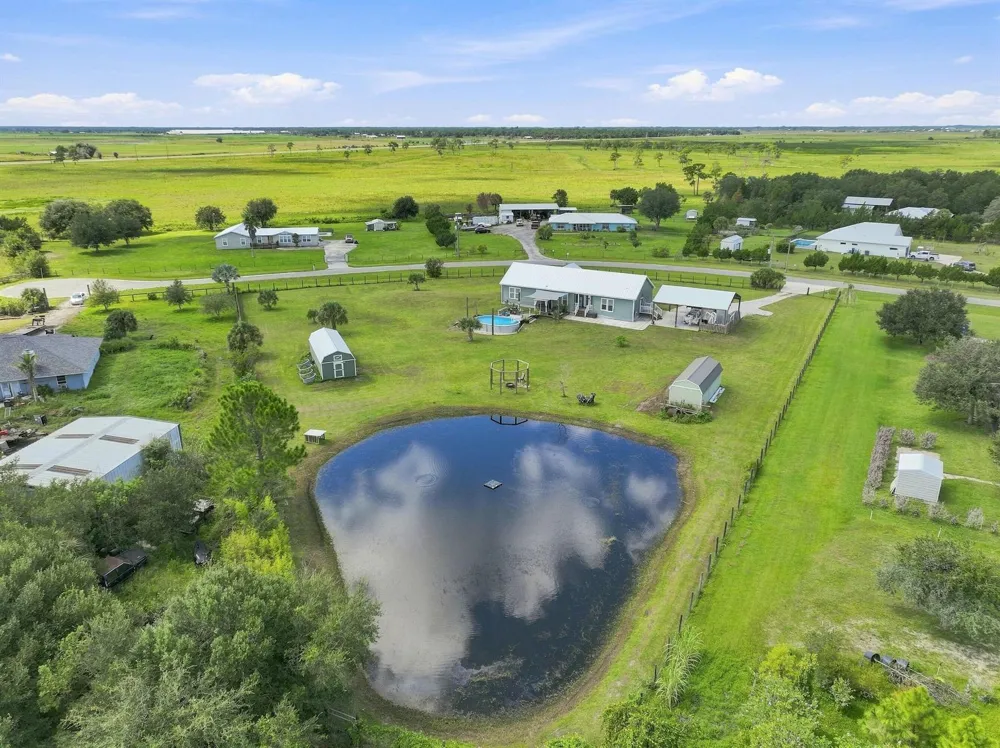 4944 NE 115th Place Okeechobee, FL 34972