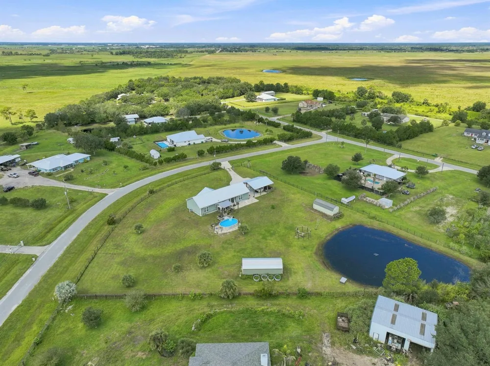 4944 NE 115th Place Okeechobee, FL 34972