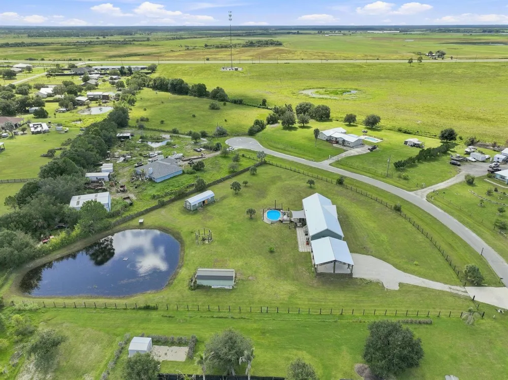 4944 NE 115th Place Okeechobee, FL 34972