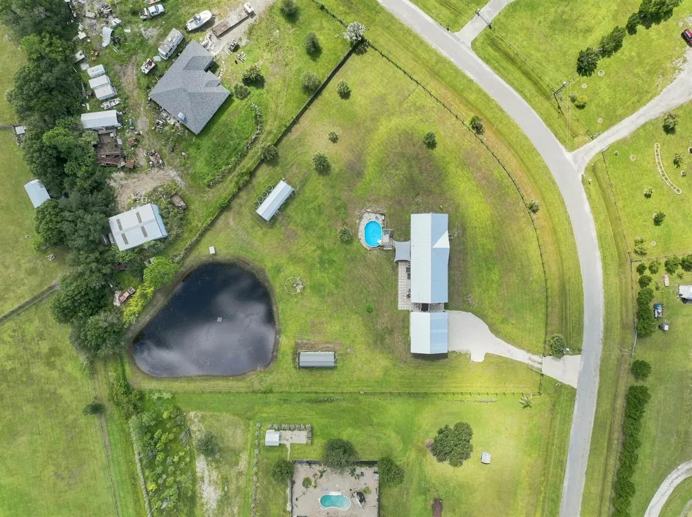 4944 NE 115th Place Okeechobee, FL 34972