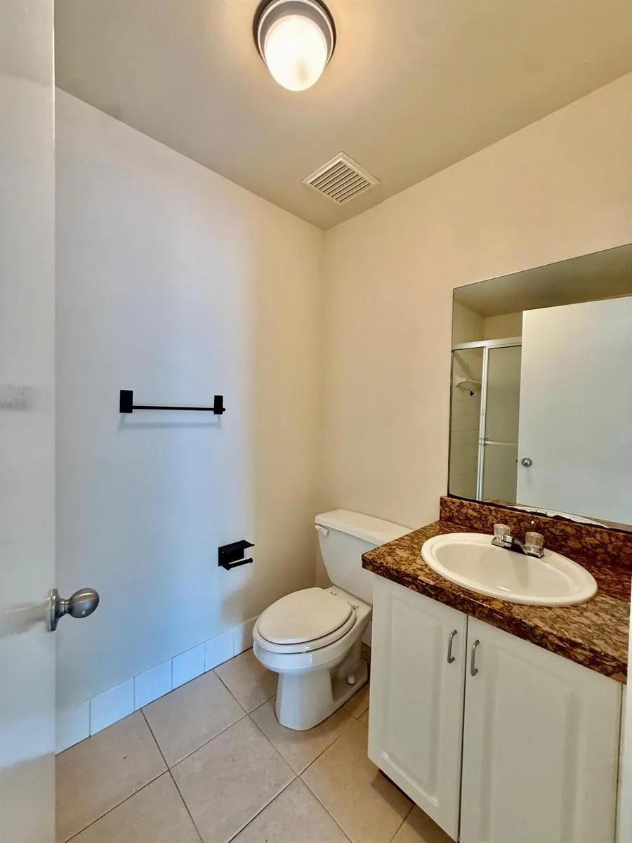 6960 SW 39th Street #E207 Davie, FL 33314