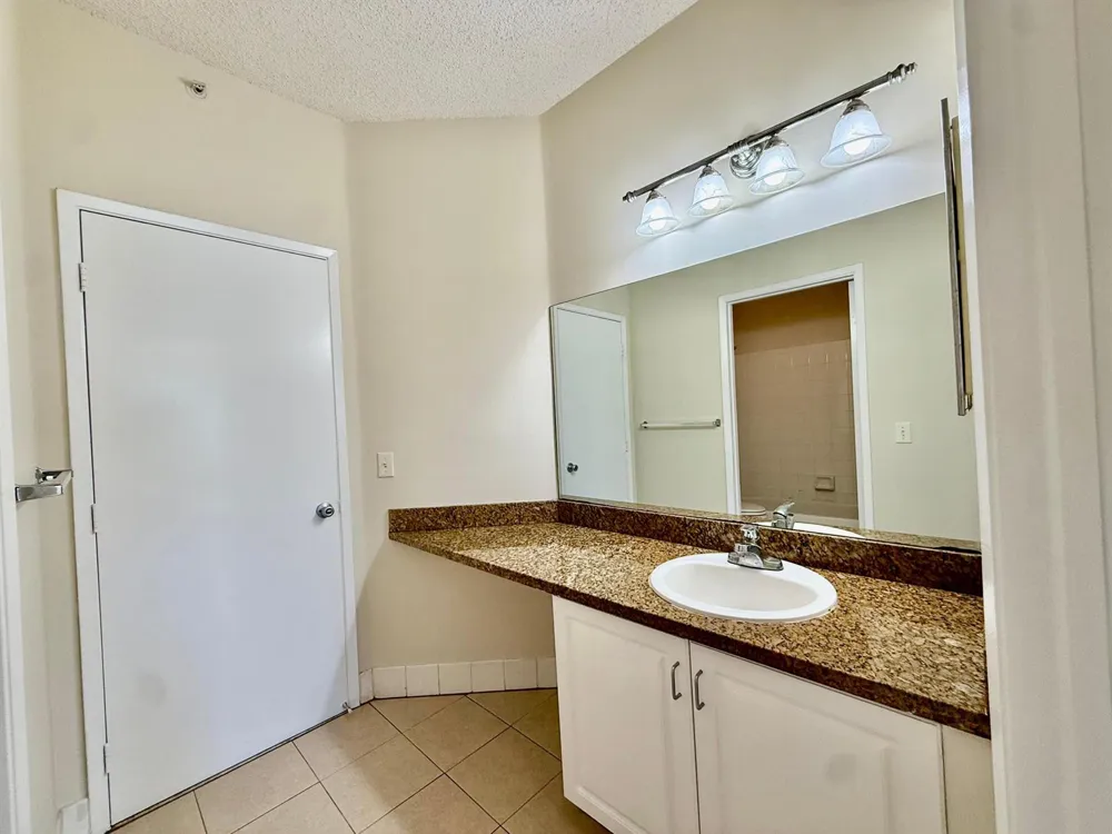 6960 SW 39th Street #E207 Davie, FL 33314