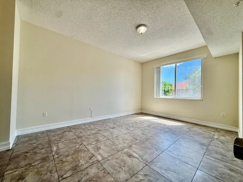 6960 SW 39th Street #E207 Davie, FL 33314