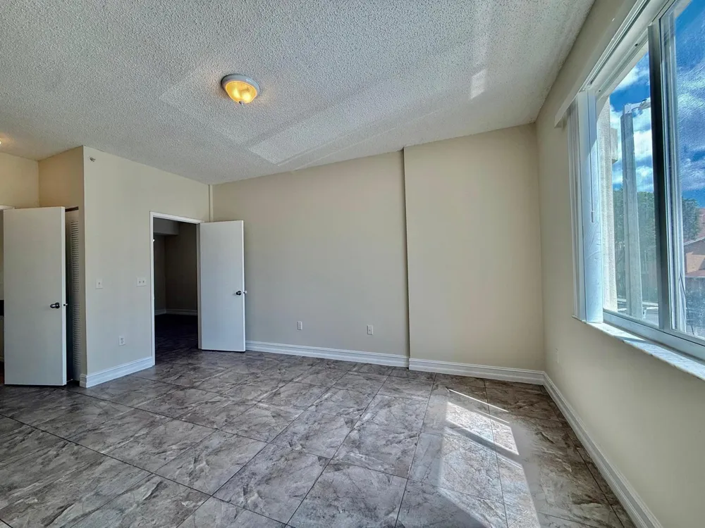 6960 SW 39th Street #E207 Davie, FL 33314