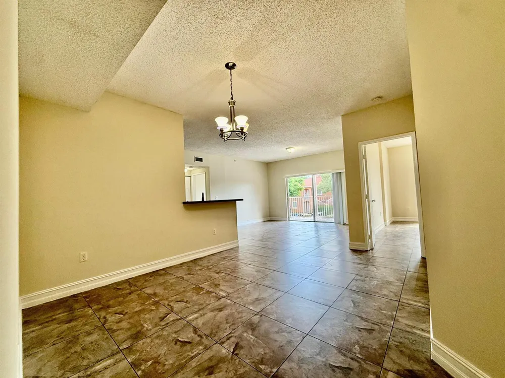 6960 SW 39th Street #E207 Davie, FL 33314