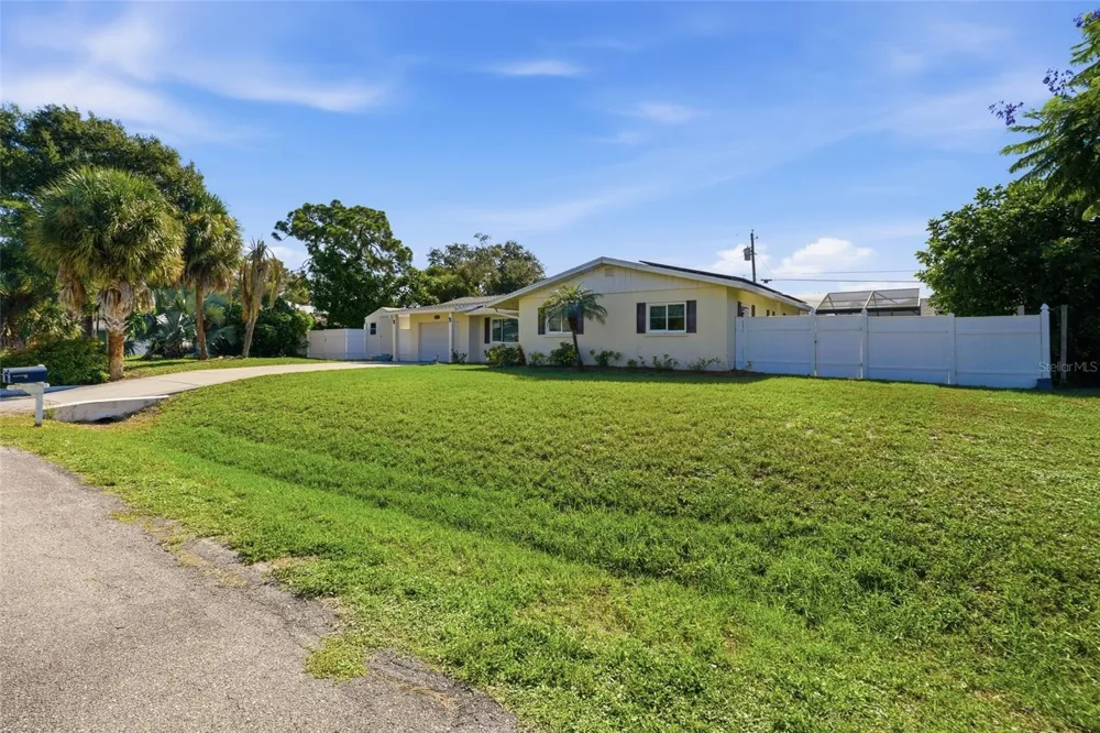1015 FUNDY ROAD Venice, FL 34293