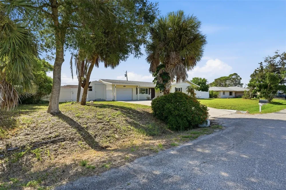 1015 FUNDY ROAD Venice, FL 34293