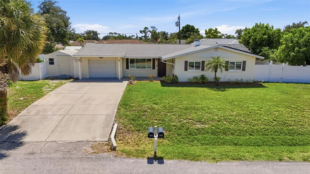 1015 FUNDY ROAD Venice, FL 34293