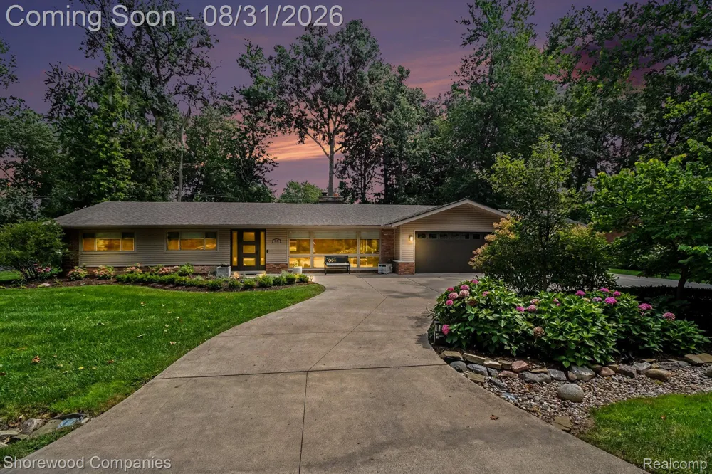 3144 Upton Drive Troy City, MI 48084